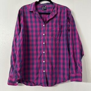 American Eagle boyfriend fit Pink and blue plaid button-up shirt